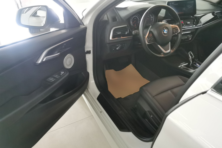 BMW 1 Series 2021 car image #16