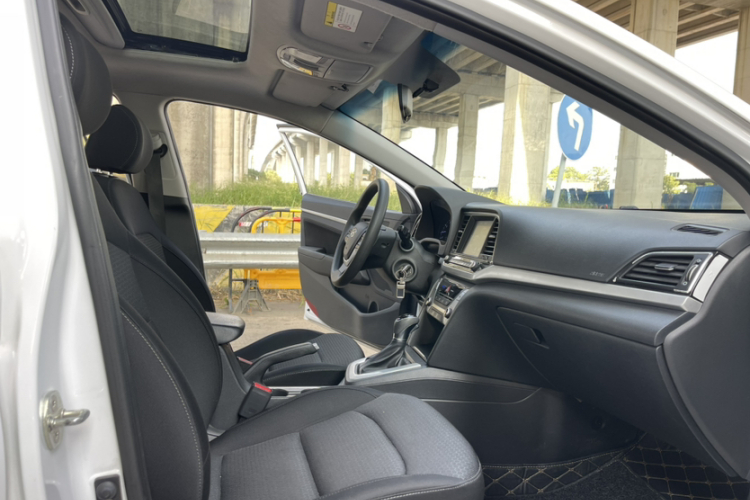 2018 #16 2018 car image #16