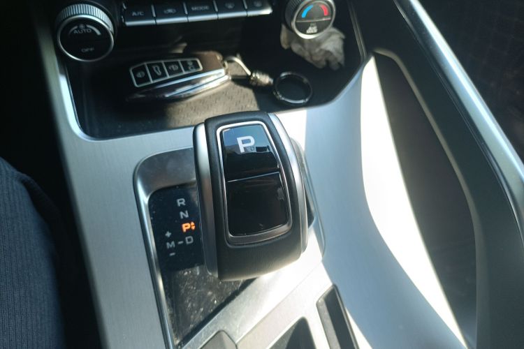 GEELY Coolray 2020 #16 GEELY Coolray 2020 car image #16