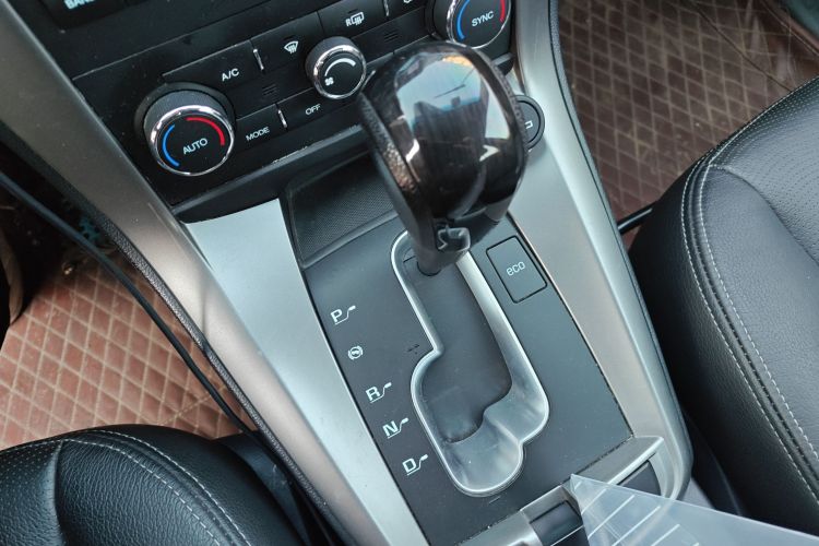 Chevrolet Captiva 2015 #16 Chevrolet Captiva 2015 car image #16