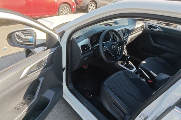 Volkswagen T-Cross 2021 #16 Volkswagen T-Cross 2021 car image #16