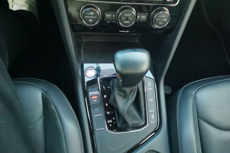 Volkswagen Tiguan L 2018 #16 Volkswagen Tiguan L 2018 car image #16