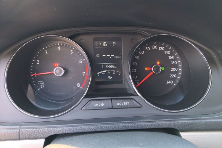 Volkswagen Gran Lavida 2015 car image #16