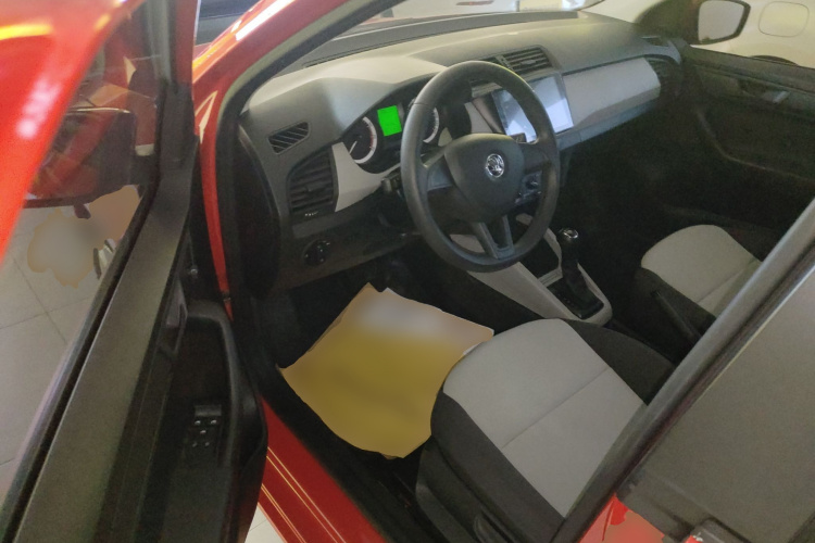Skoda Fabia 2019 car image #16