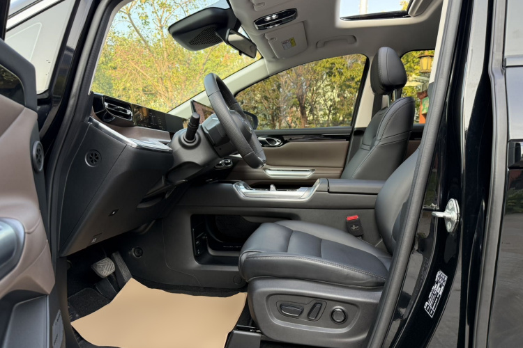 GAC Trumpchi E8 New Energy 2024 car image #16