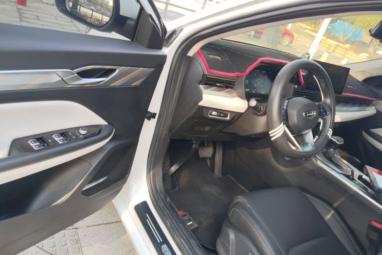 Emgrand L 2022 car image #16