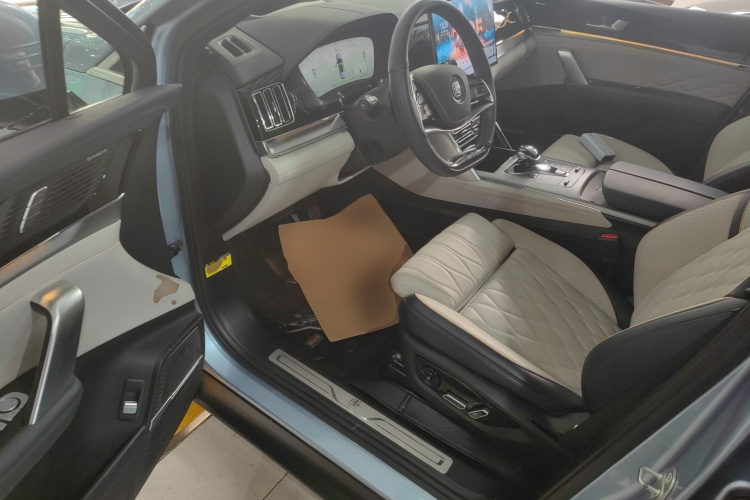 BYD Tang New Energy 2023 #16 BYD Tang New Energy 2023 car image #16
