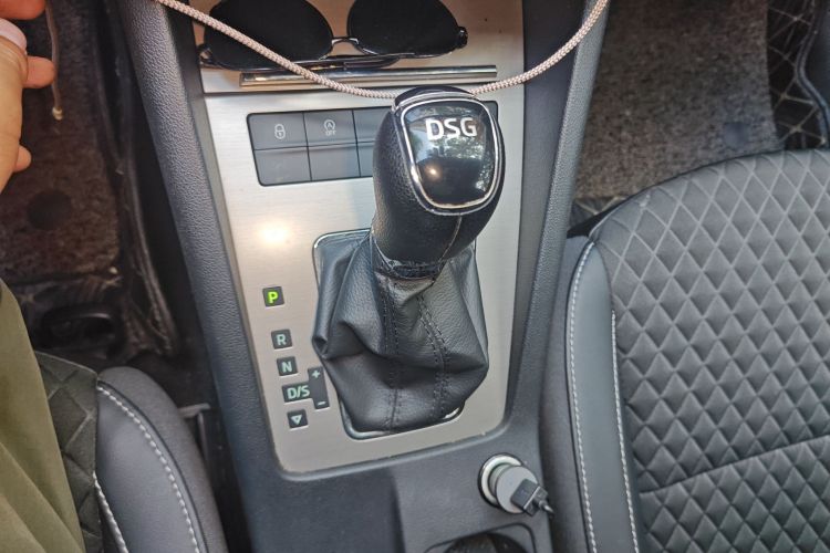 Skoda Octavia 2019 car image #16
