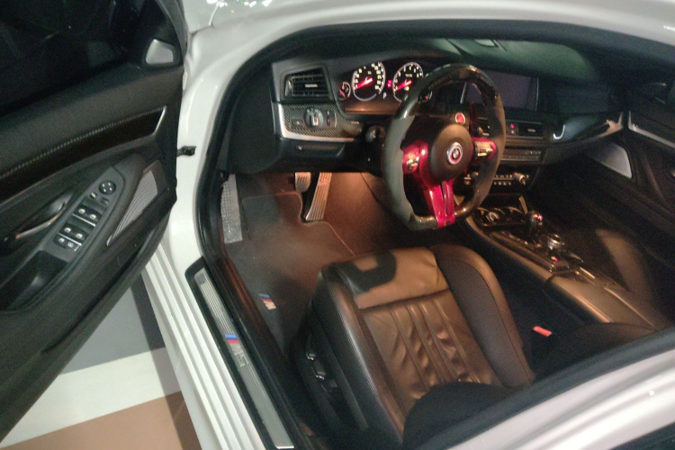 BMW M5 2014 #16 BMW M5 2014 car image #16