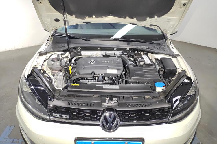 Volkswagen Golf (Imported) 2020 immagine di auto #16