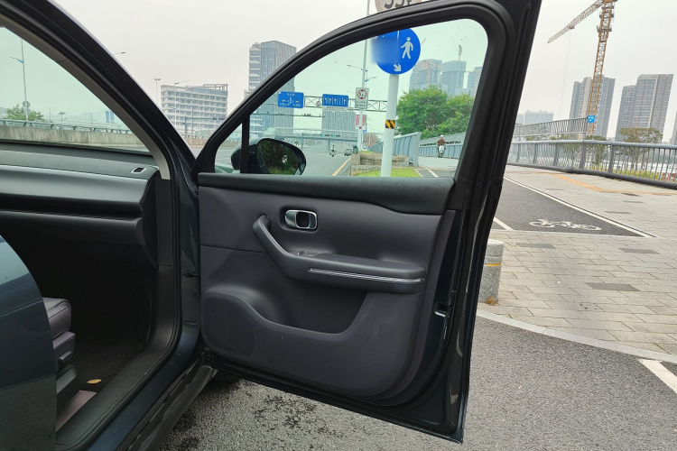 零跑汽车 零跑C10 2024 汽车图片 #16