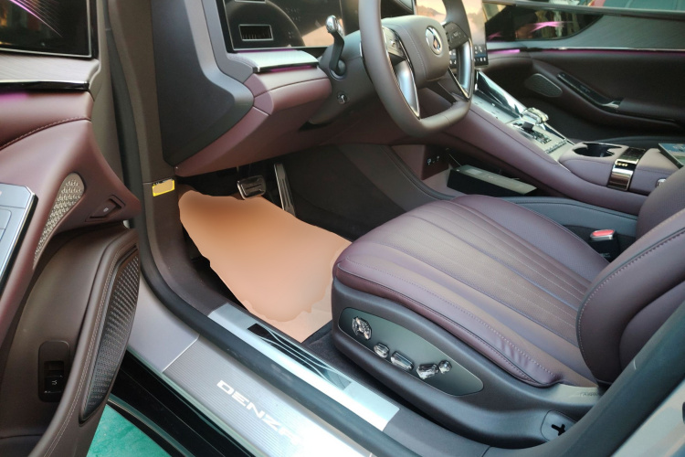 Denza Z9GT 2024 car image #16