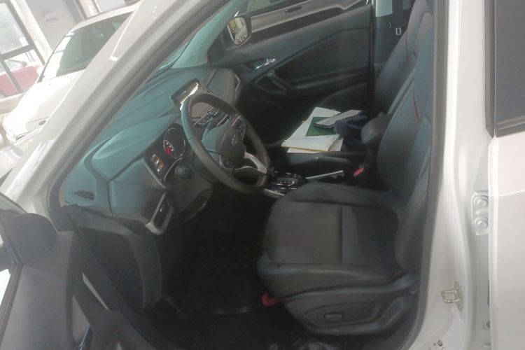 Chevrolet Tracker 2023 #16 Chevrolet Tracker 2023 car image #16