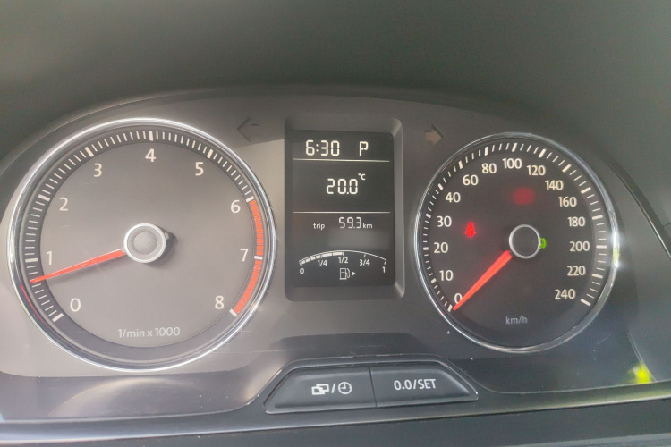 Volkswagen Lavida 2013 immagine di auto #16