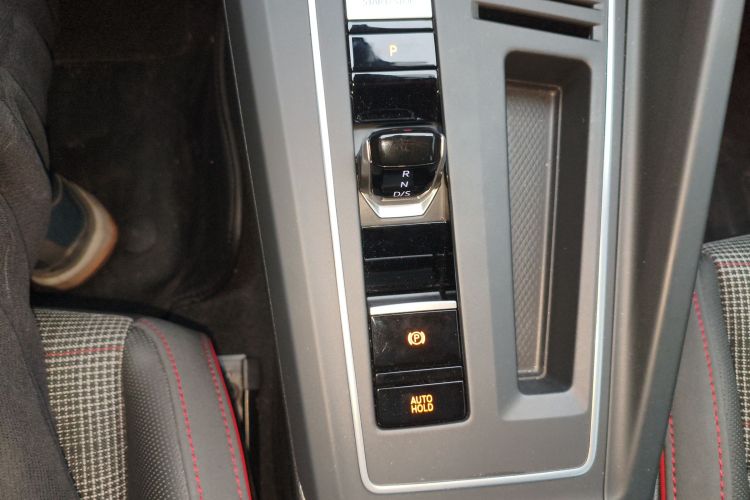 Volkswagen GolfGTI 2024 #16 Volkswagen GolfGTI 2024 car image #16