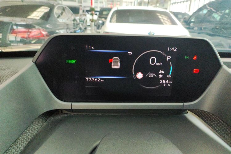 Toyota bZ4X 2022 immagine di auto #16