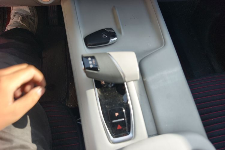 Changan UNI-Z PHEV 2024 #16 Changan UNI-Z PHEV 2024 immagine di auto #16