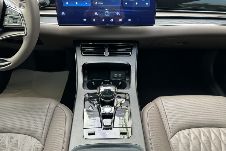 BYD Han 2021 car image #16