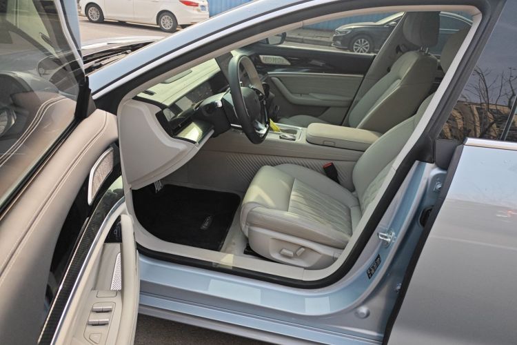 哪吒汽车 哪吒S猎装 2025 汽车图片 #16