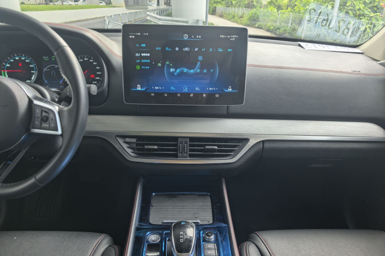 BYD Tang New Energy 2018 #16 BYD Tang New Energy 2018 car image #16