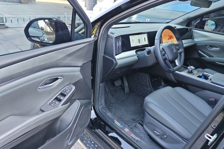 BYD SongL DM-i 2025 car image #16