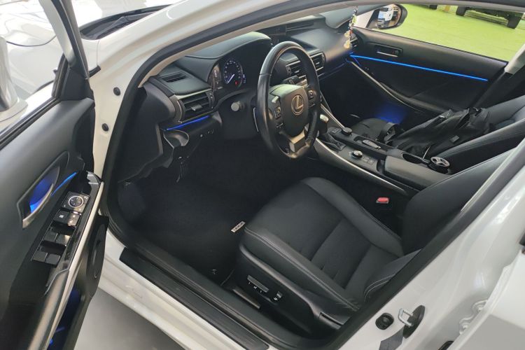 Toyota 2019 car image #16