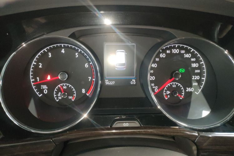 Volkswagen Touran 2018 immagine di auto #16