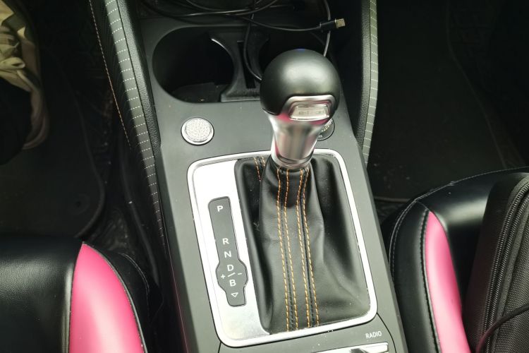 Audi Q2L e-tron 2022 #16 Audi Q2L e-tron 2022 imagen de coche #16