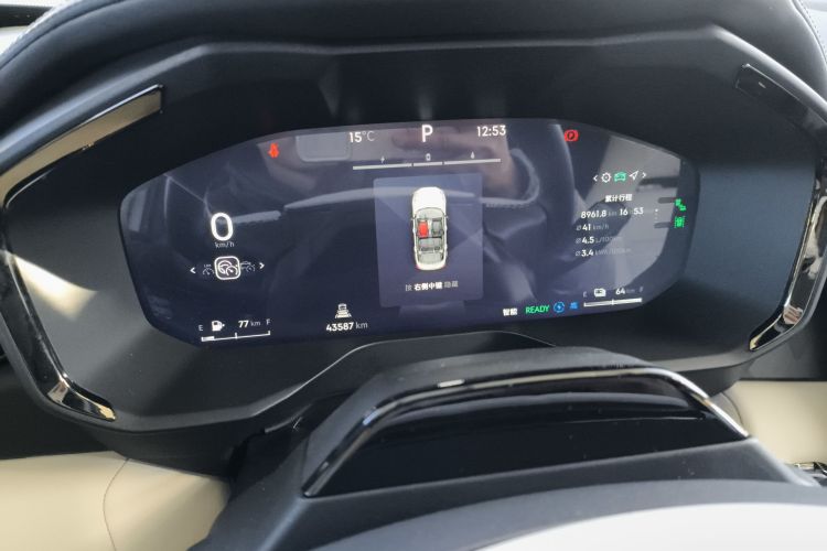 Lynk & Co 01 EM-P 2022 car image #16