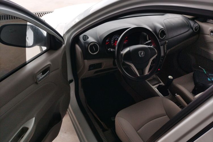 Changan Alsvin V3 2015 car image #16