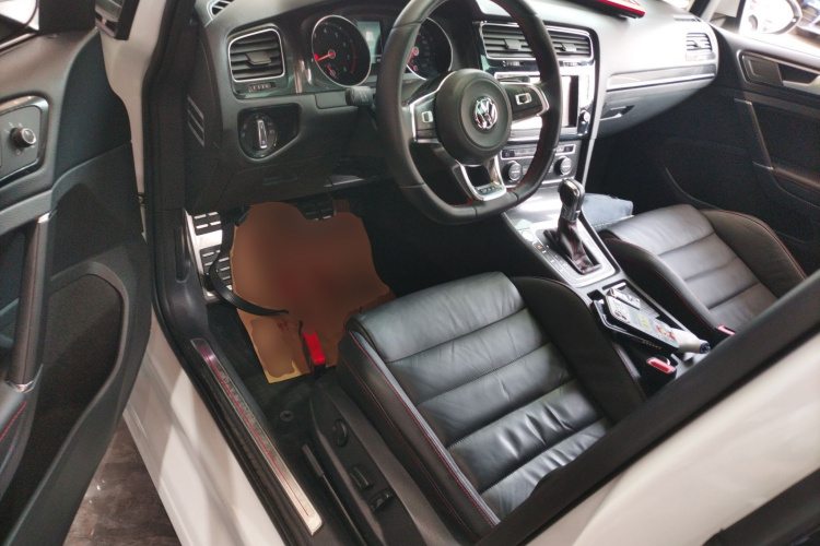 Volkswagen GolfGTI 2016 car image #16