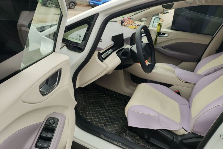 MG 4 EV 2025 car image #16