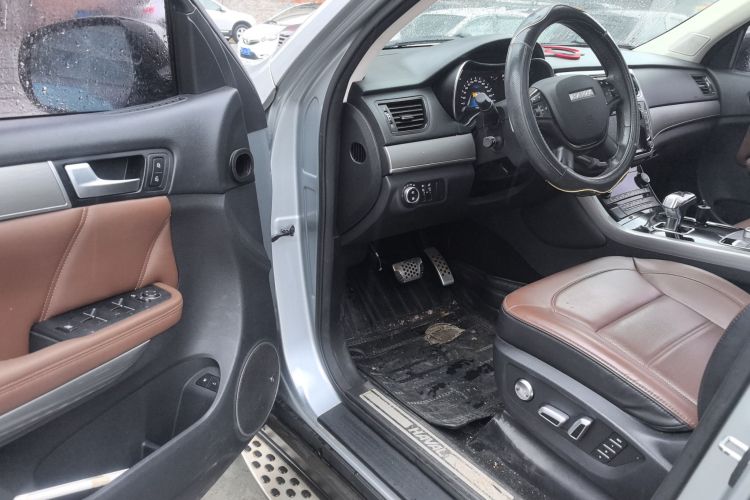 Haval H8 2018 car image #16