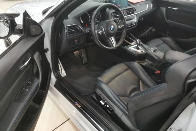 BMW M2 2019 car image #16