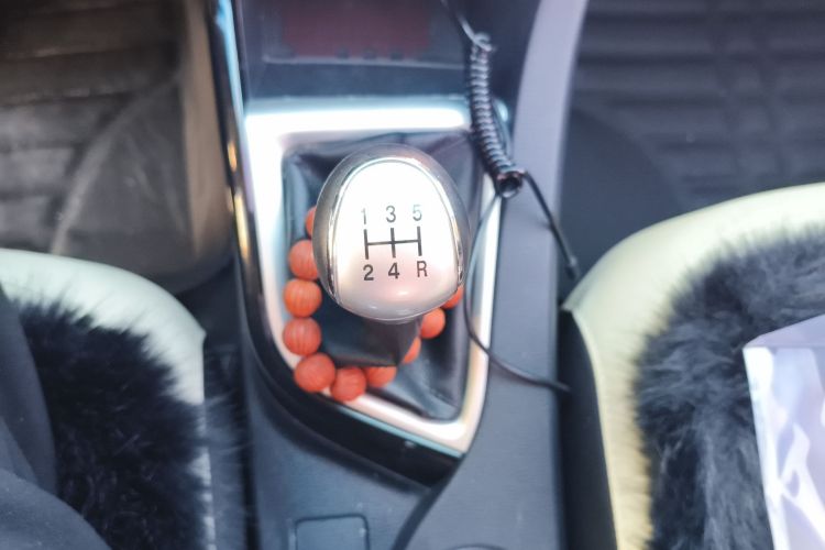 Changan Alsvin V7 2017 car image #16
