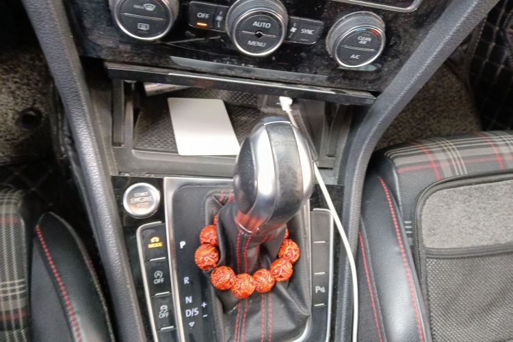 Volkswagen GolfGTI 2017 #16 Volkswagen GolfGTI 2017 car image #16