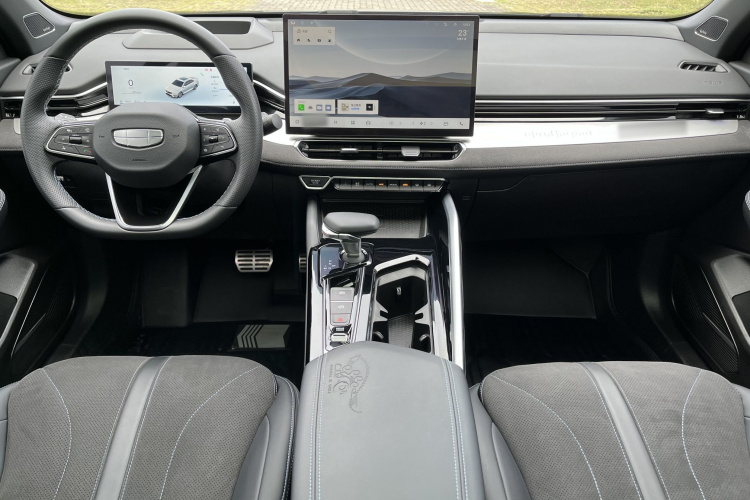 GEELY Preface 2024 car image #16
