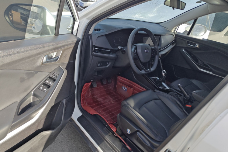 Changan CS15 2020 صورة سيارة #16