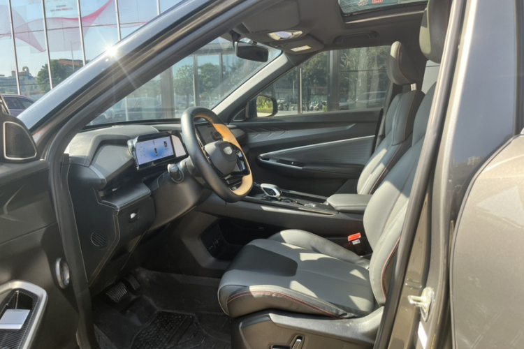 GEELY Boyue 2023 car image #16