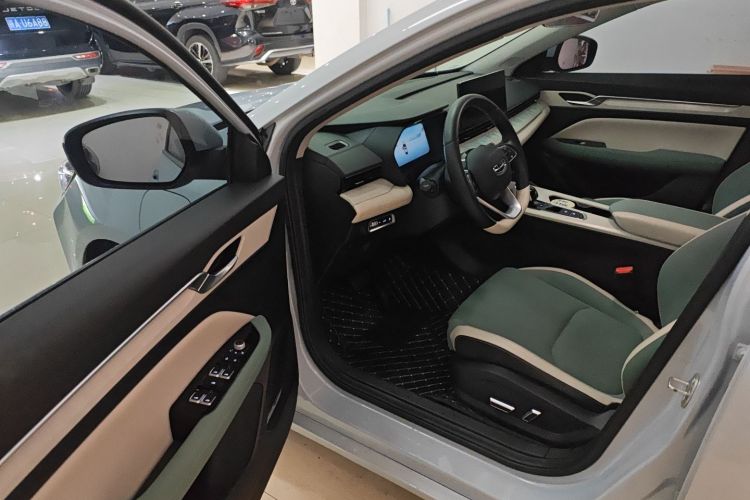 GEELY Emgrand L HiP 2022 car image #16