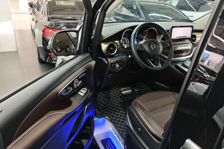 Mercedes-Benz V Class 2022 #16 Mercedes-Benz V Class 2022 car image #16