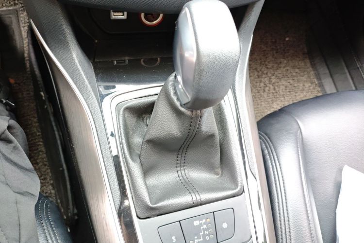 Peugeot 408 2016 car image #16