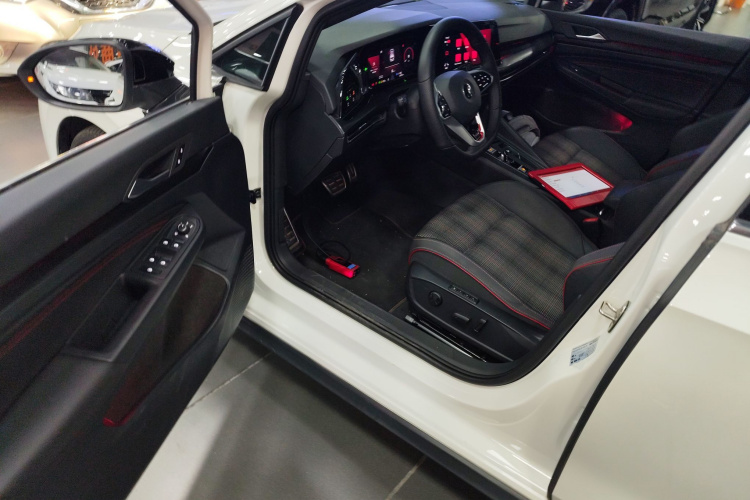 Volkswagen GolfGTI 2022 car image #16