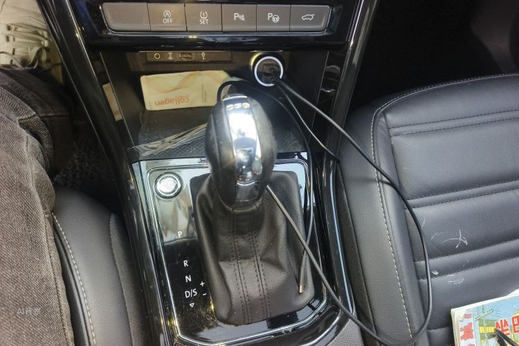 Volkswagen Touran 2018 car image #16