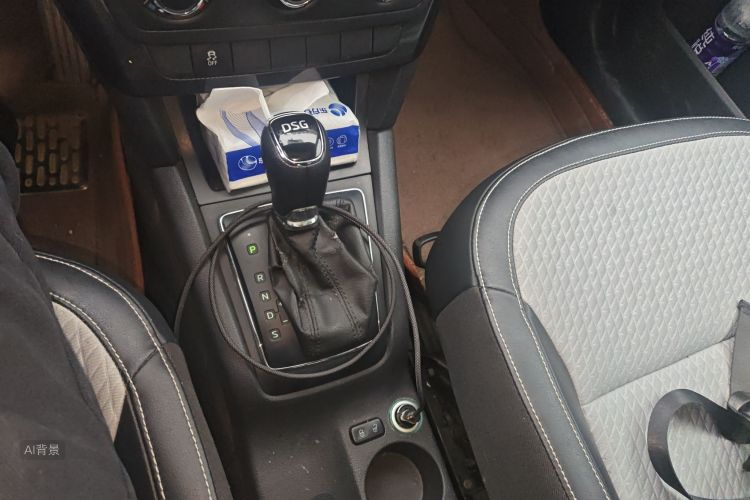 Skoda Yeti 2015 immagine di auto #16