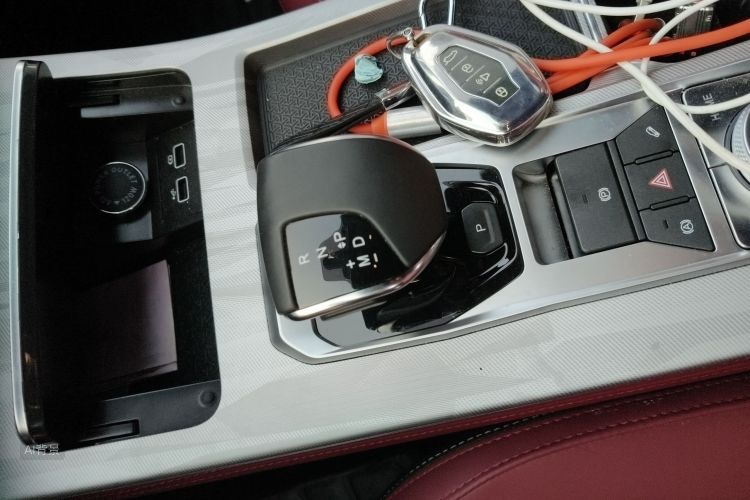 X70 PLUS 2024 car image #16