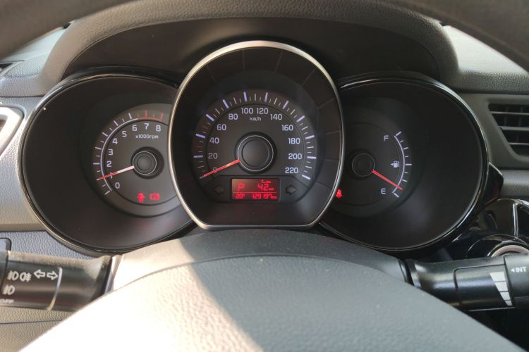 Kia K2 2016 imagen de coche #16