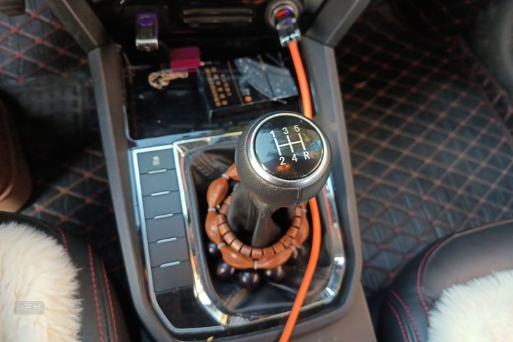 Forthing JOYEAR S50 2018 immagine di auto #16