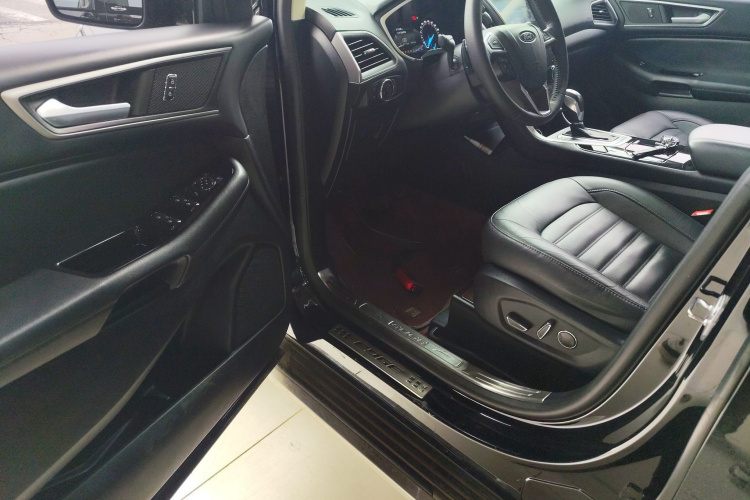 Ford Edge 2018 #16 Ford Edge 2018 car image #16