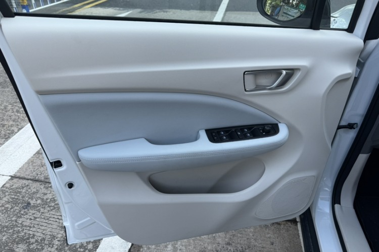 Leapmotor T03 2025 car image #16